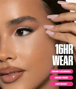Huda Beauty #FauxFilter Concealer gives 16 hour crease-proof wear