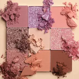 Crushed eyeshadow textures from the Huda Beauty Nude Obsessions Nude Light palette