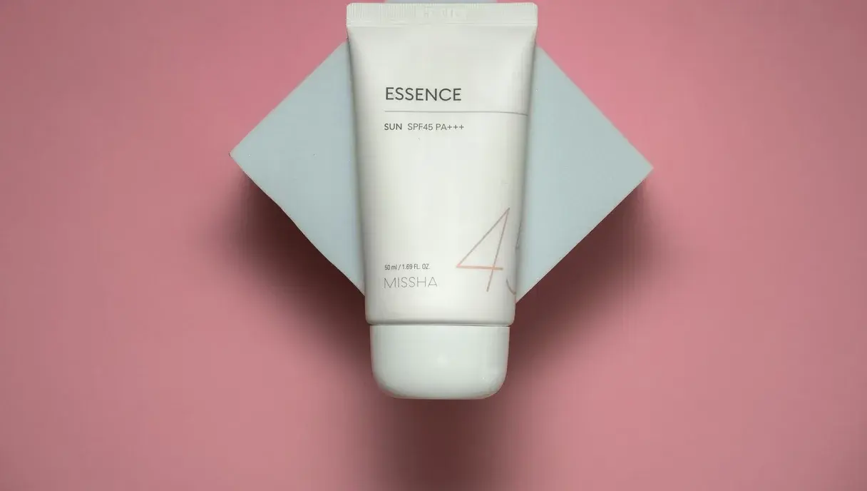Dark Underarms, Neck and Inner Thighs: What Actually Works