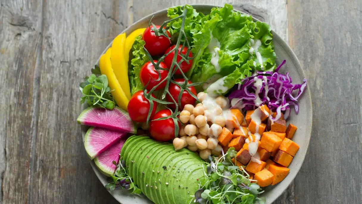 High Blood Pressure Diet: Foods to Eat & Avoid in Pakistan (2026 Guide)