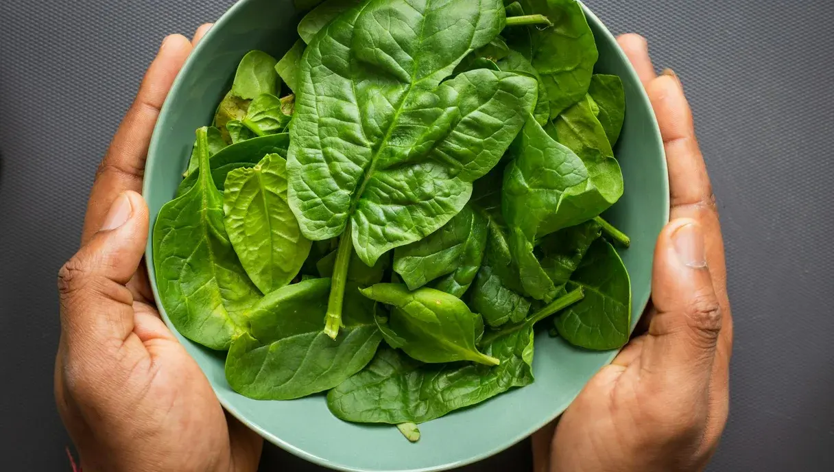 Iron Deficiency in Pakistani Women: Symptoms & Solutions 2026