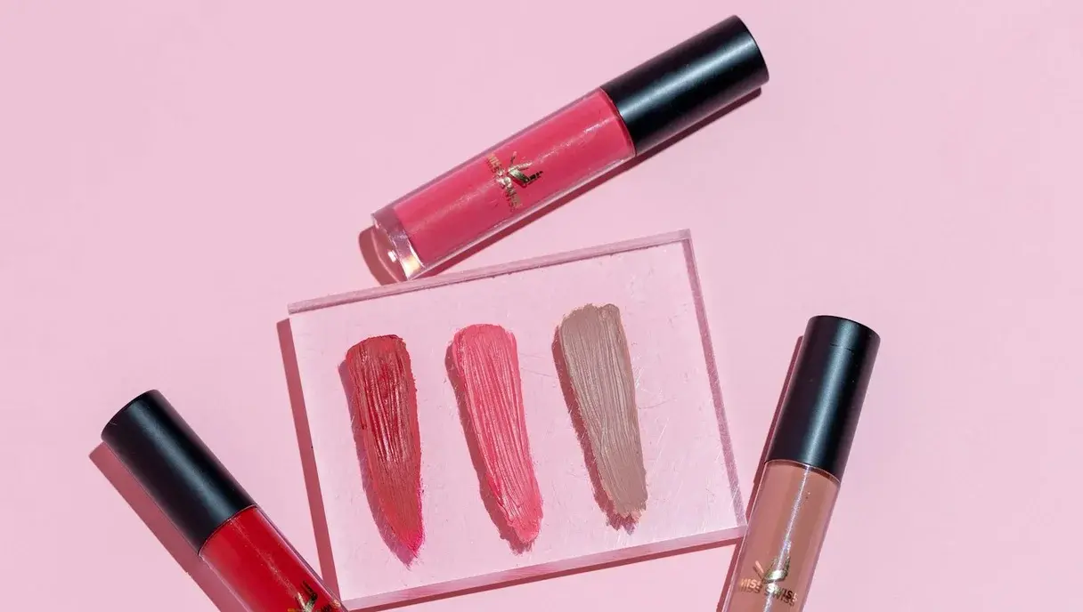 Lip Tints in Pakistan: The Complete Guide to Long-Lasting Colour (2026)