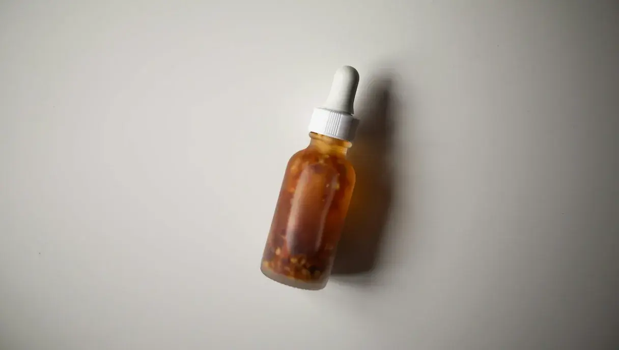 Minoxidil in Pakistan: How to Use It, Results Timeline & Side Effects (2026)