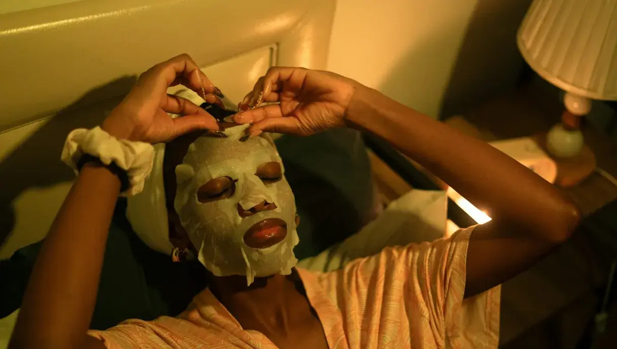 How to Use a Sheet Mask: The Complete Guide for Pakistani Skin (2026)