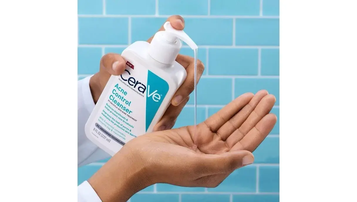 Best Face Wash for Oily Skin in Pakistan (2026): Cleansers That Do Not Strip